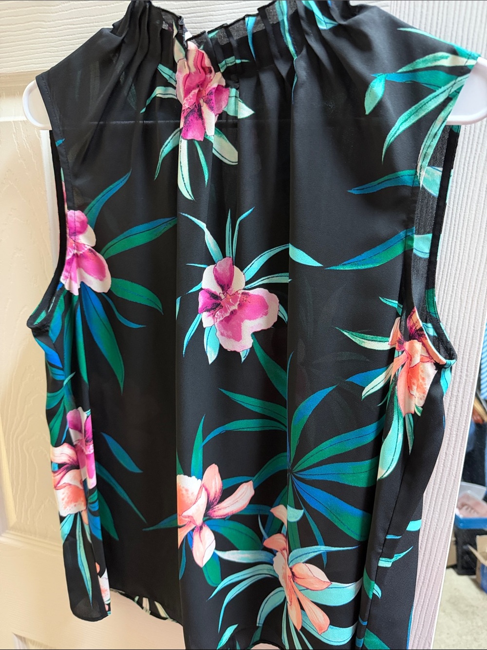 Worthington Black Tropical Floral Sleeveless Blouse